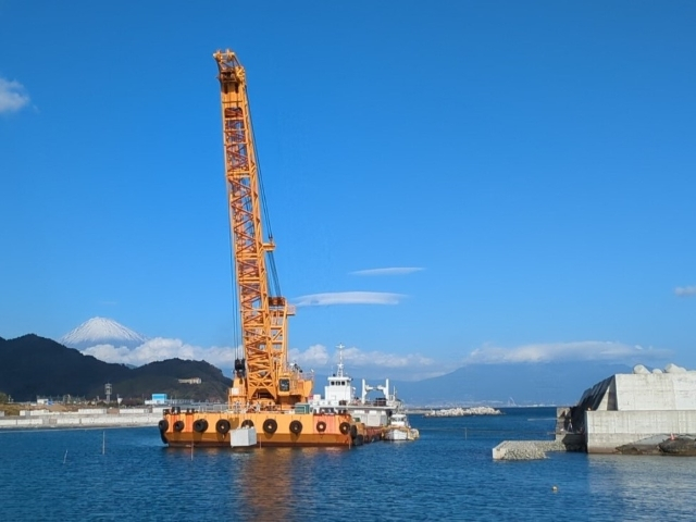 令和５年度［第34-W5904-01号］清水港改修新興津船揚場新設工事（本体工）
